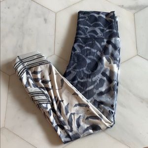 Lululemon Abstract Print Legging